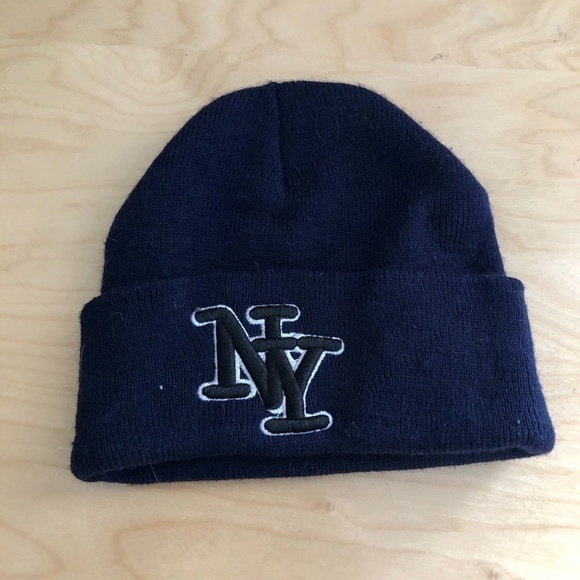 NEW YORK Embroidered Beanie - Picture 1 of 3